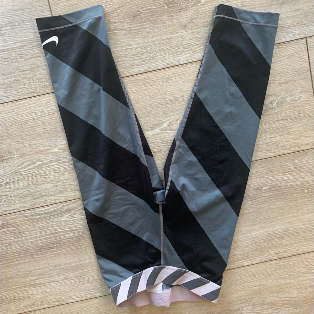 nike capri